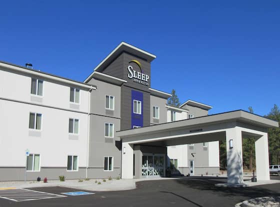 Sleep Inn & Suites Chiloquin-Crater Lake Junction allows check-in for 18 year-old guests