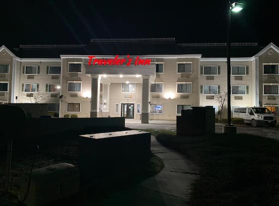Traveler's Inn allows check-in for 18 year-old guests