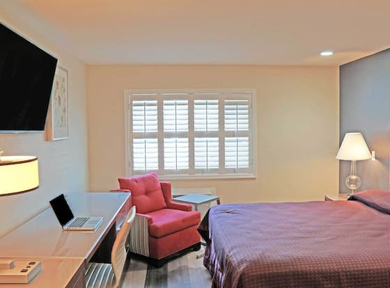 Del Mar Motel allows check-in for 18 year-old guests