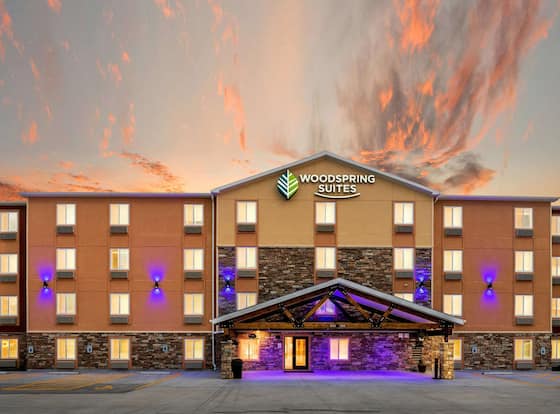 WoodSpring Suites Davenport Quad Cities allows check-in for 18 year-old guests