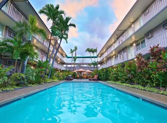 Pacific Marina Inn Airport Hotel allows check-in for 18 year-old guests
