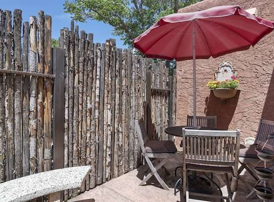 Desert Sky - Sweet Retreat, Across From Santa Fe River in the Railyard allows check-in for 18 year-old guests