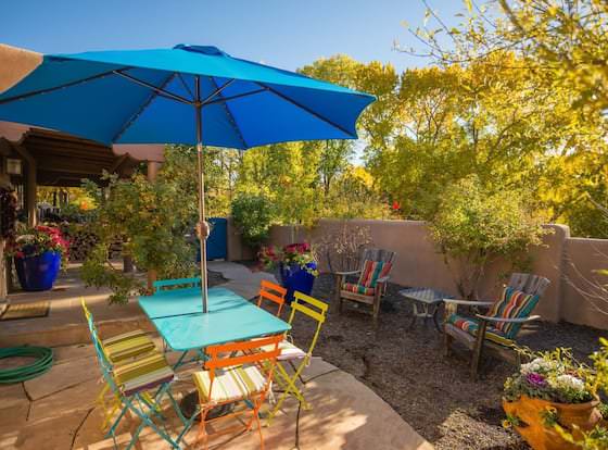 Casa Contenta - Charming East Side Family Home With Hot Tub, Walk to Canyon Rd allows check-in for 18 year-old guests