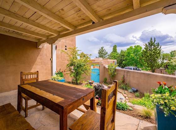 Wisteria - Delightful Updated Family Home, Seven Blocks to the Plaza allows check-in for 18 year-old guests