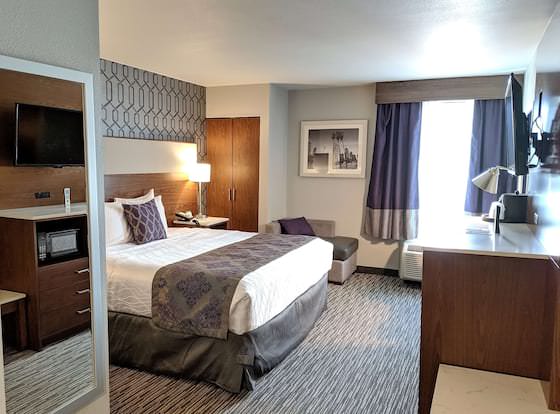 Best Western Plus Commerce Hotel allows check-in for 18 year-old guests