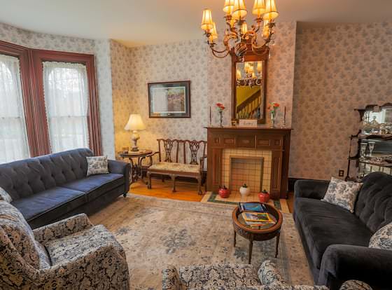 Victoria Inn allows check-in for 18 year-old guests