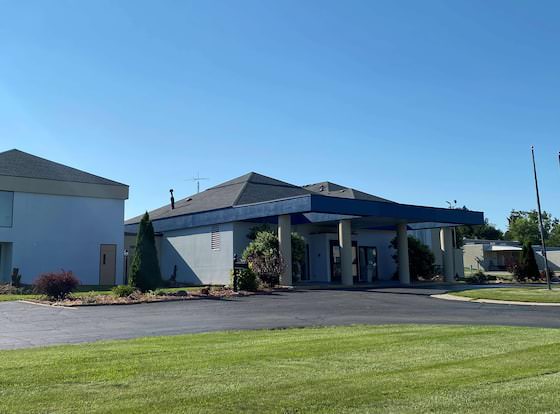 AmericInn by Wyndham Fort Atkinson allows check-in for 18 year-old guests