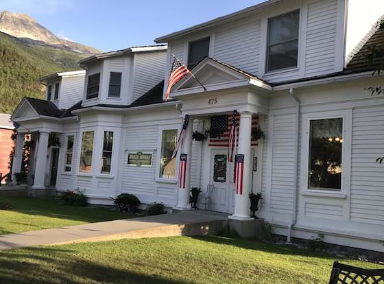 At the White House allows check-in for 18 year-old guests