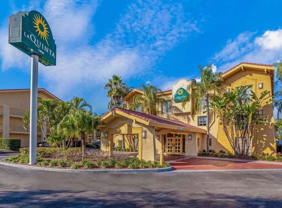 La Quinta Inn by Wyndham Tampa Bay Pinellas Park Clearwater allows check-in for 18 year-old guests
