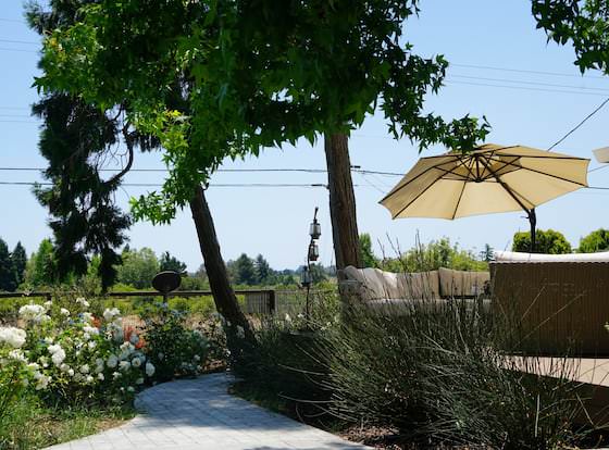 Gorgeous Country Home allows check-in for 18 year-old guests