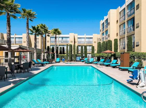 Four Points by Sheraton San Rafael Marin County allows check-in for 18 year-old guests