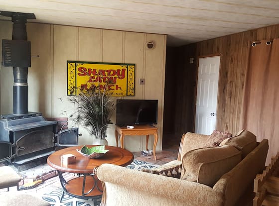 Shady Lady Bed & Breakfast allows check-in for 18 year-old guests