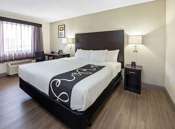 La Quinta Inn by Wyndham West Palm Beach - Florida Turnpike allows check-in for 18 year-old guests