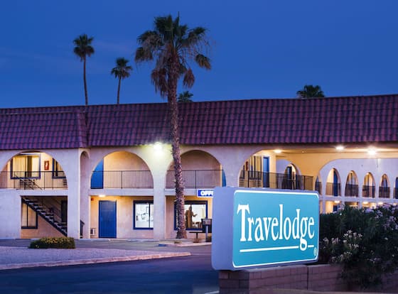 Travelodge by Wyndham Indio allows check-in for 18 year-old guests
