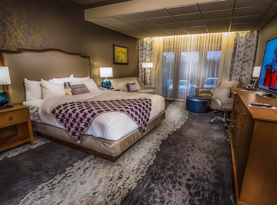 Lodge Of Four Seasons Golf Resort, Marina & Spa allows check-in for 18 year-old guests