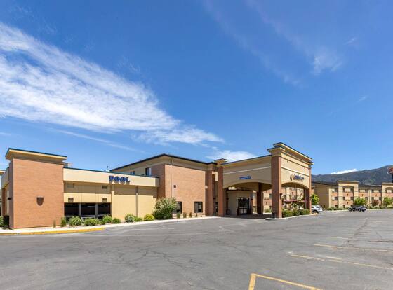 Comfort Inn Butte City Center I-15 / I-90 allows check-in for 18 year-old guests