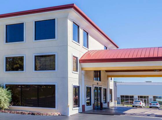 Days Inn by Wyndham Dalton allows check-in for 18 year-old guests