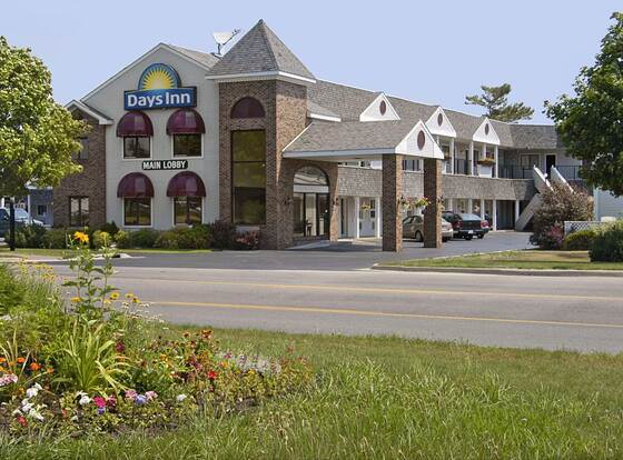 Days Inn by Wyndham Mackinaw City - Lakeview allows check-in for 18 year-old guests