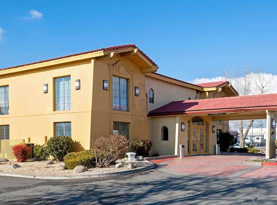 La Quinta Inn by Wyndham Reno allows check-in for 18 year-old guests