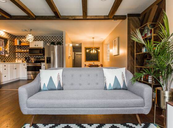 Villa Dubois Guest House allows check-in for 18 year-old guests
