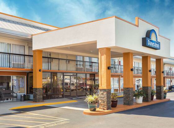 Days Inn by Wyndham Wildwood I-75 allows check-in for 18 year-old guests