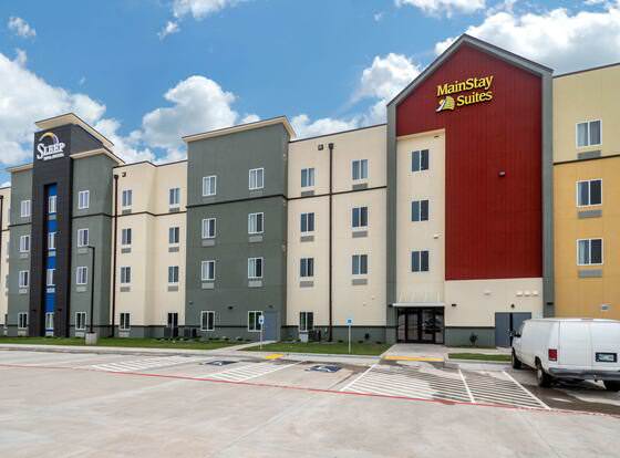 Sleep Inn & Suites Bricktown - near Medical Center allows check-in for 18 year-old guests