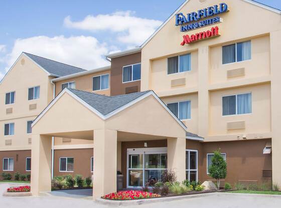 Fairfield Inn & Suites by Marriott Temple Belton allows check-in for 18 year-old guests