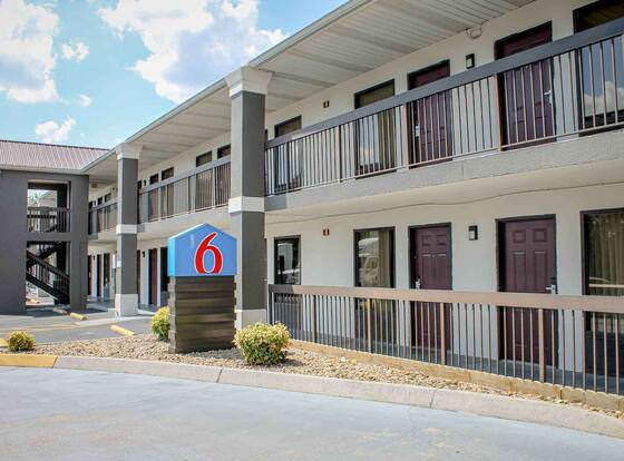 Motel 6 Knoxville, TN - East allows check-in for 18 year-old guests