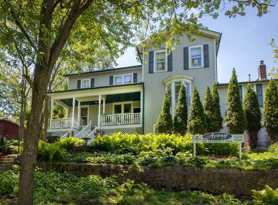 Avery On Prospect Hill Guest House allows check-in for 18 year-old guests