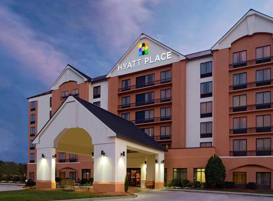 Hyatt Place Atlanta / Cobb Galleria allows check-in for 18 year-old guests