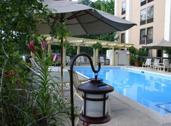 Hampton Inn Atlanta-Northlake allows check-in for 18 year-old guests