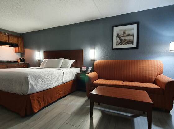 South Padre Island Inn allows check-in for 18 year-old guests