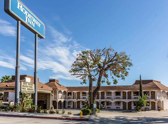 Rodeway Inn Magic Mountain Area allows check-in for 18 year-old guests