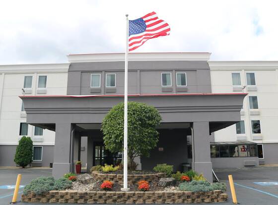 Red Roof Inn PLUS+ Easton allows check-in for 18 year-old guests