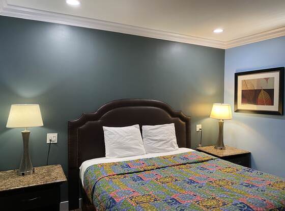 Redondo Beach Motel allows check-in for 18 year-old guests