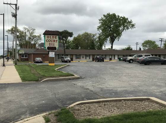 Olde Court Inn allows check-in for 18 year-old guests