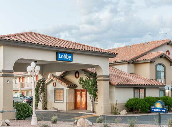 Days Inn by Wyndham Willcox allows check-in for 18 year-old guests