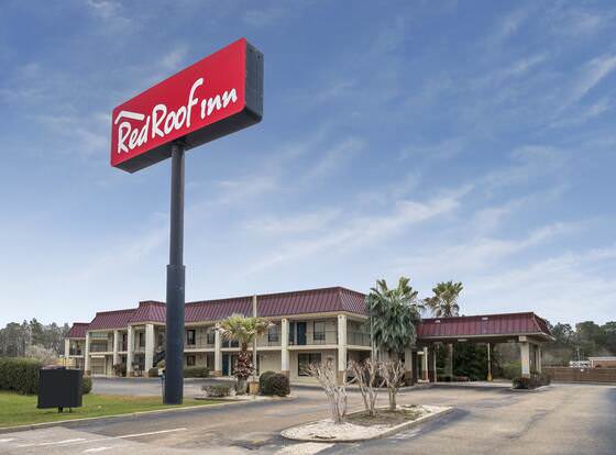 Red Roof Inn Mobile North - Saraland allows check-in for 18 year-old guests