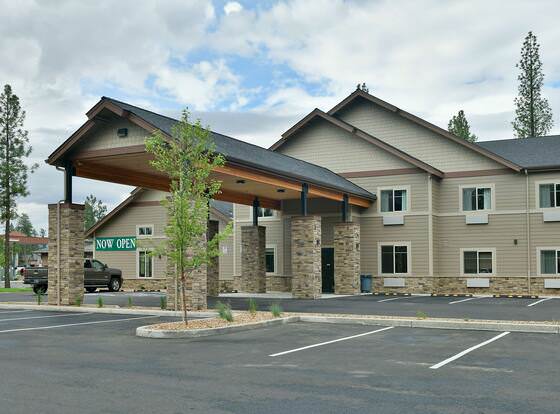GrandStay Hotel & Suites allows check-in for 18 year-old guests