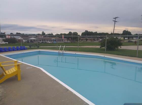 Western Hills Motel allows check-in for 18 year-old guests