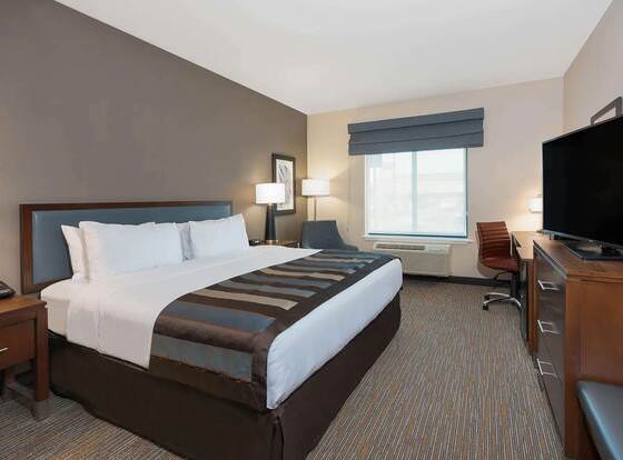 Hampton Inn San Jose Cherry Ave allows check-in for 18 year-old guests