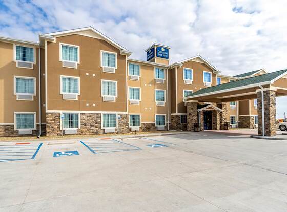 Cobblestone Inn & Suites - Kermit allows check-in for 18 year-old guests