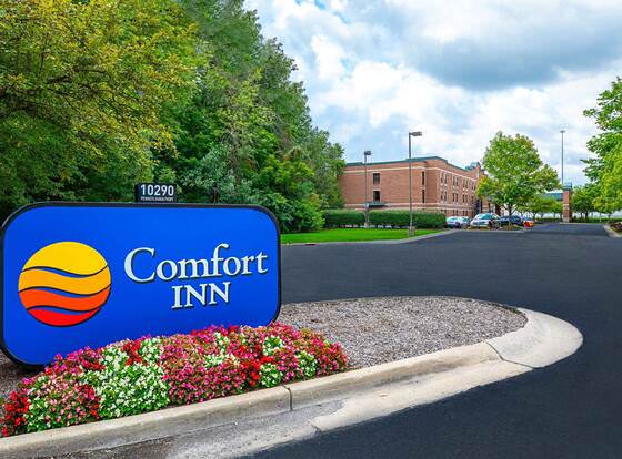 Comfort Inn Indianapolis North - Carmel allows check-in for 18 year-old guests