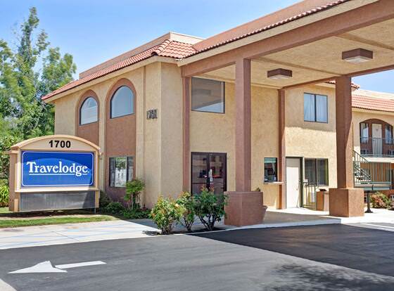 Travelodge by Wyndham Banning CA Near Casino/Outlet Mall allows check-in for 18 year-old guests