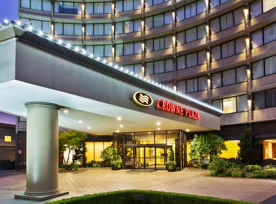 Crowne Plaza Portland Downtown Convention Center, an IHG Hotel allows check-in for 18 year-old guests