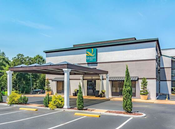 Quality Inn allows check-in for 18 year-old guests