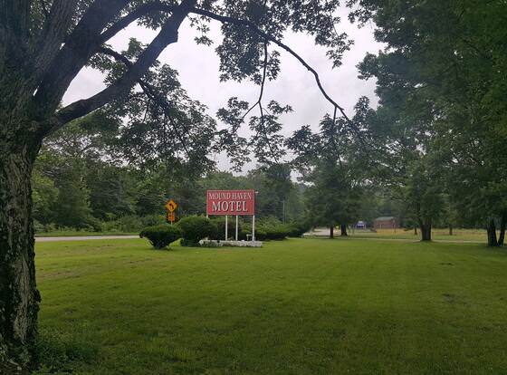 Mound Haven Motel allows check-in for 18 year-old guests