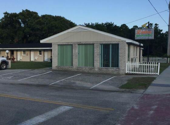 Riviera Motor Lodge allows check-in for 18 year-old guests