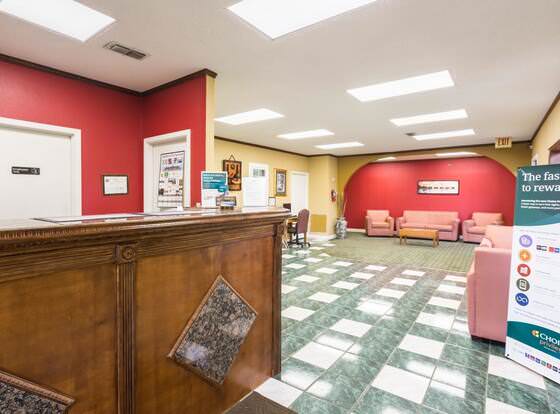 Rodeway Inn allows check-in for 18 year-old guests