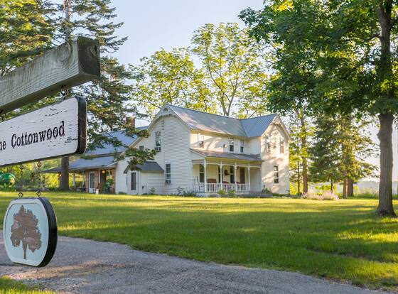 The Cottonwood Inn B&B allows check-in for 18 year-old guests